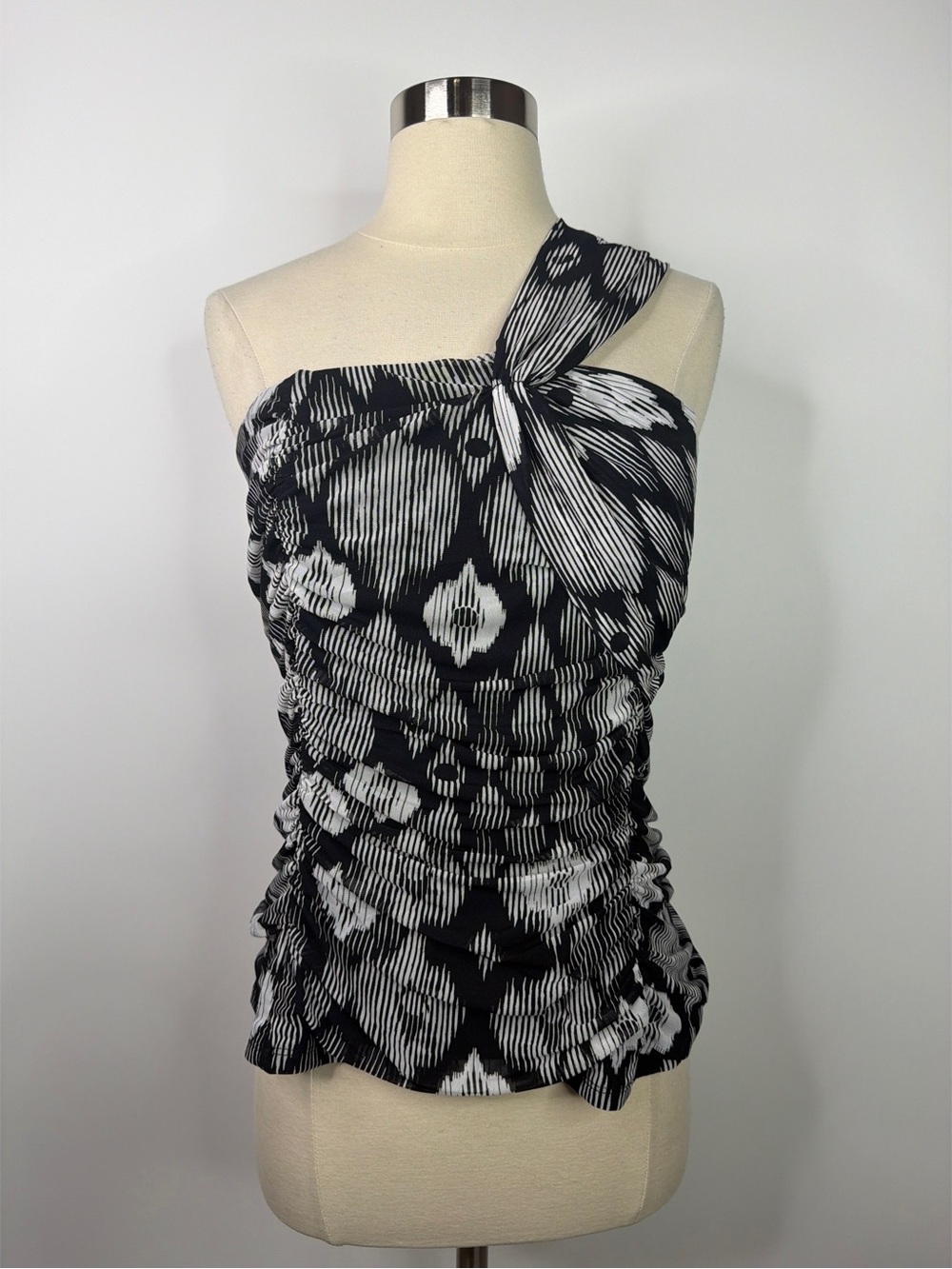 White house black market One-Shoulder Black and White Patterned Women’s Top